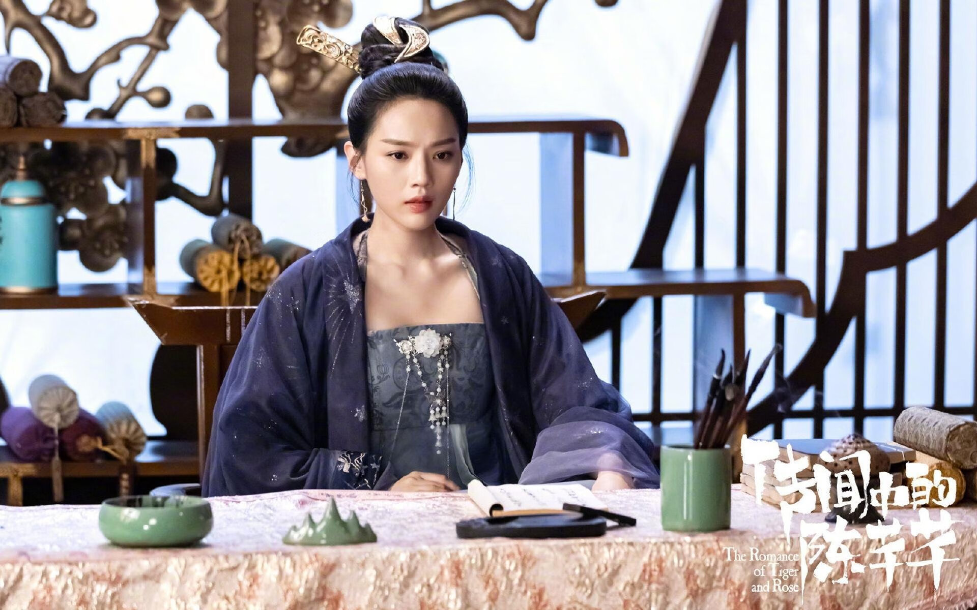 “高新体育中心羽毛球:赛事进程紧张刺激,决赛悬念重重”