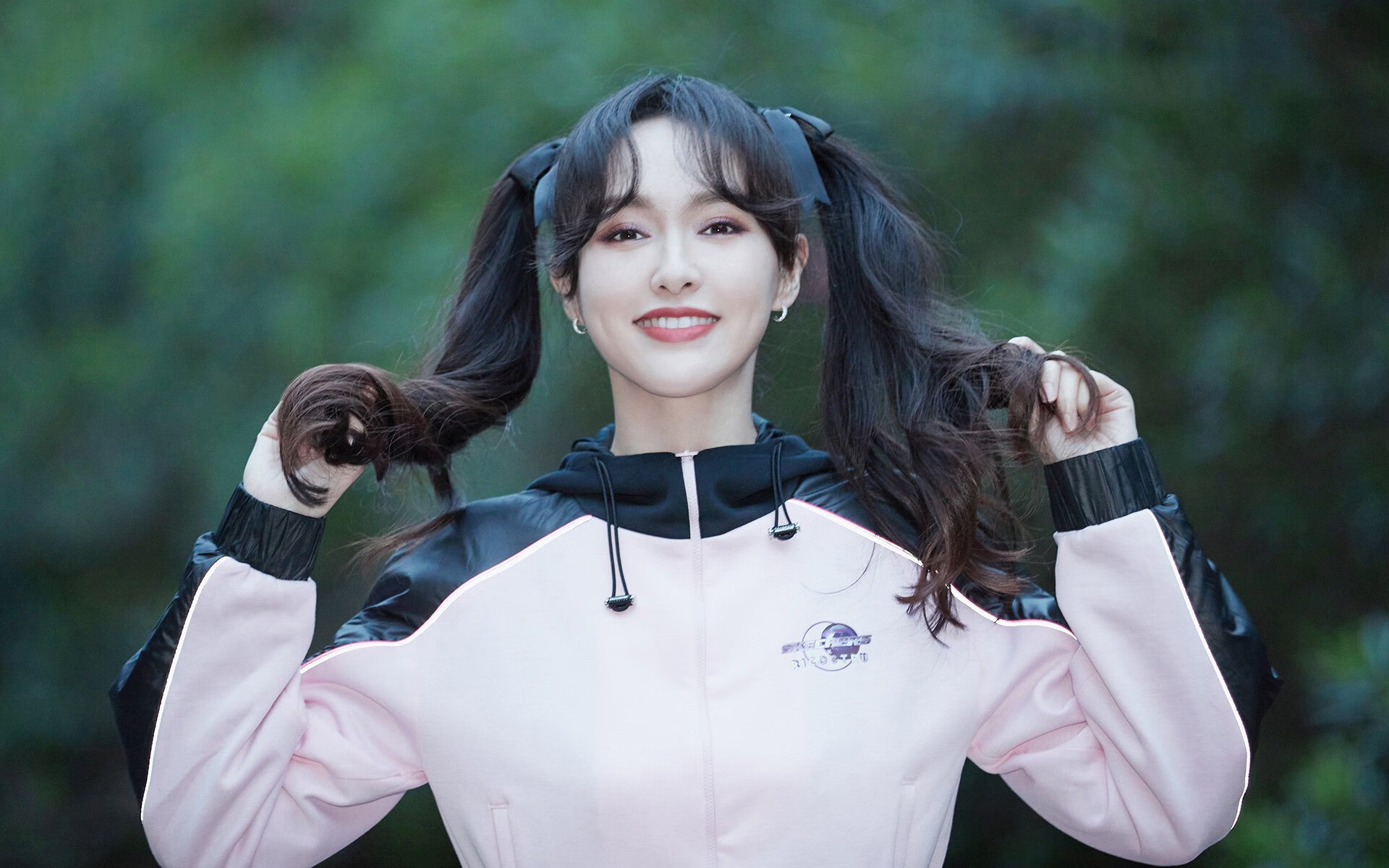 华体会官方网站下载-张伟丽新书发布记录格斗成长之路，张伟丽格斗图片